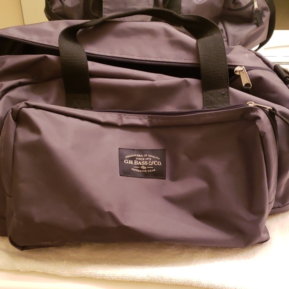 GH Bass medium sized tote dark olive